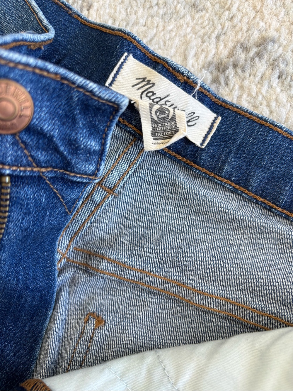 Madewell dark blue denim jeans with copper stitching - Picture 2 of 2